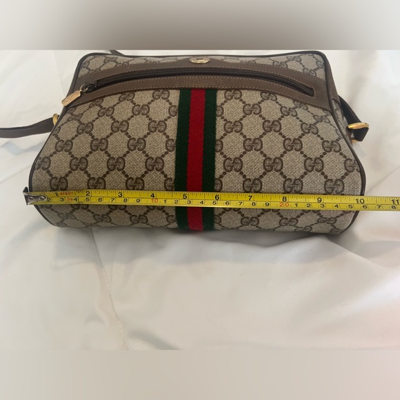 Gucci Beige and Brown Monogram shoulder/crossbody - Picture 13 of 15